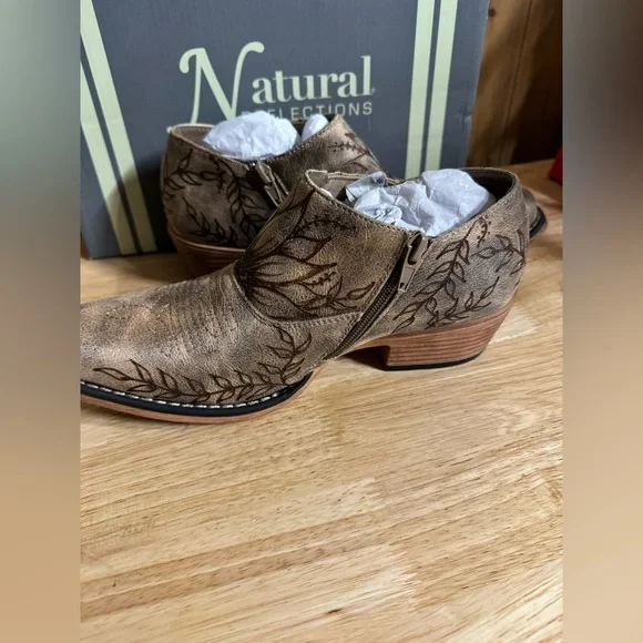 Natural Reflections Brown Ankle Boots with Hand-Burned Sunflowers - Picture 3 of 5